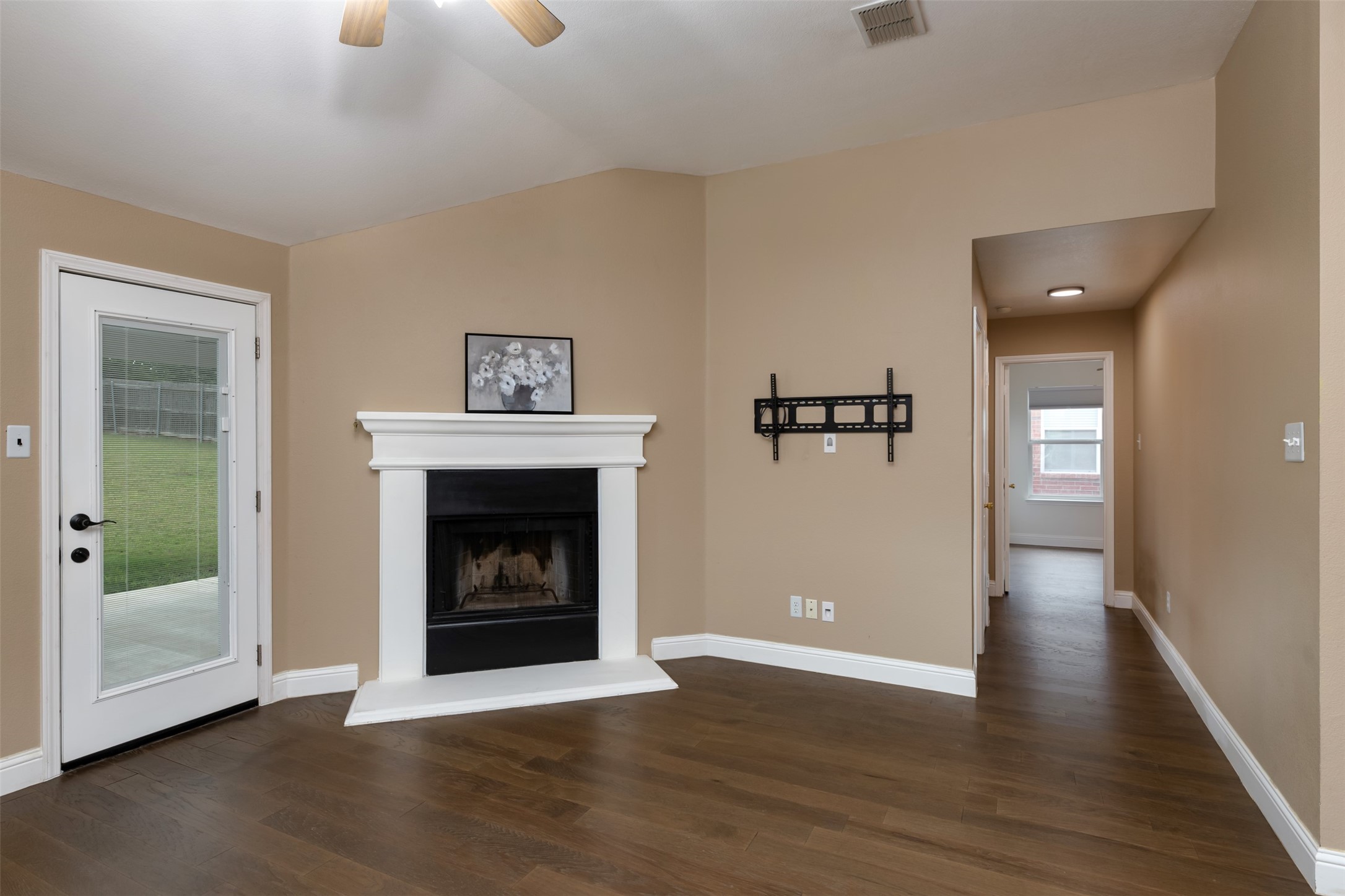 934 Plumeria Drive Arlington TX 76002