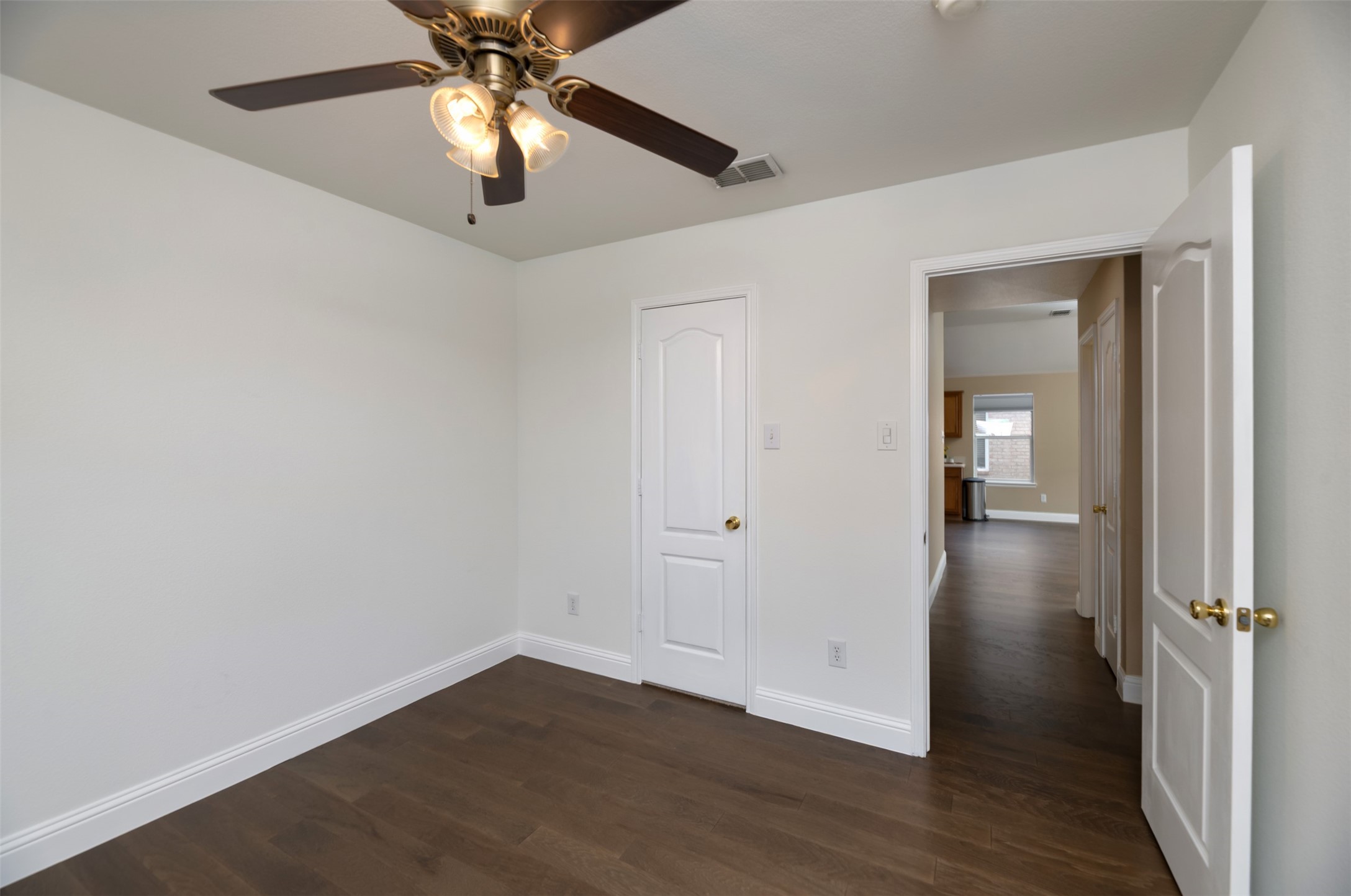 934 Plumeria Drive Arlington TX 76002