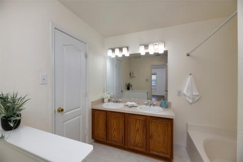 934 Plumeria Drive Arlington TX 76002