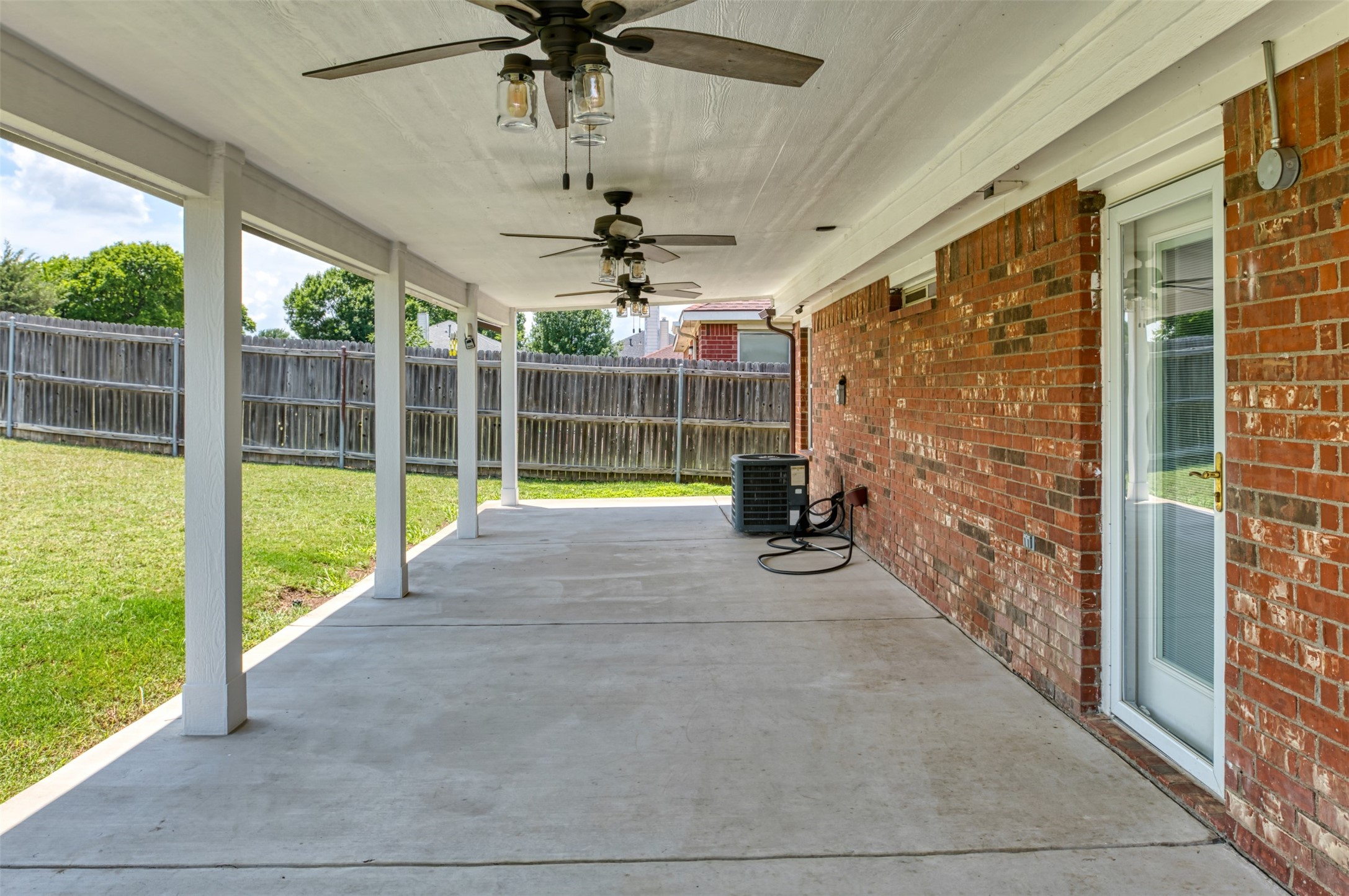 934 Plumeria Drive Arlington TX 76002