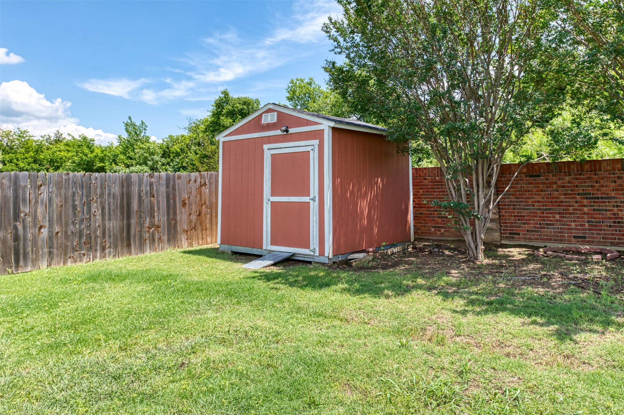 934 Plumeria Drive Arlington TX 76002