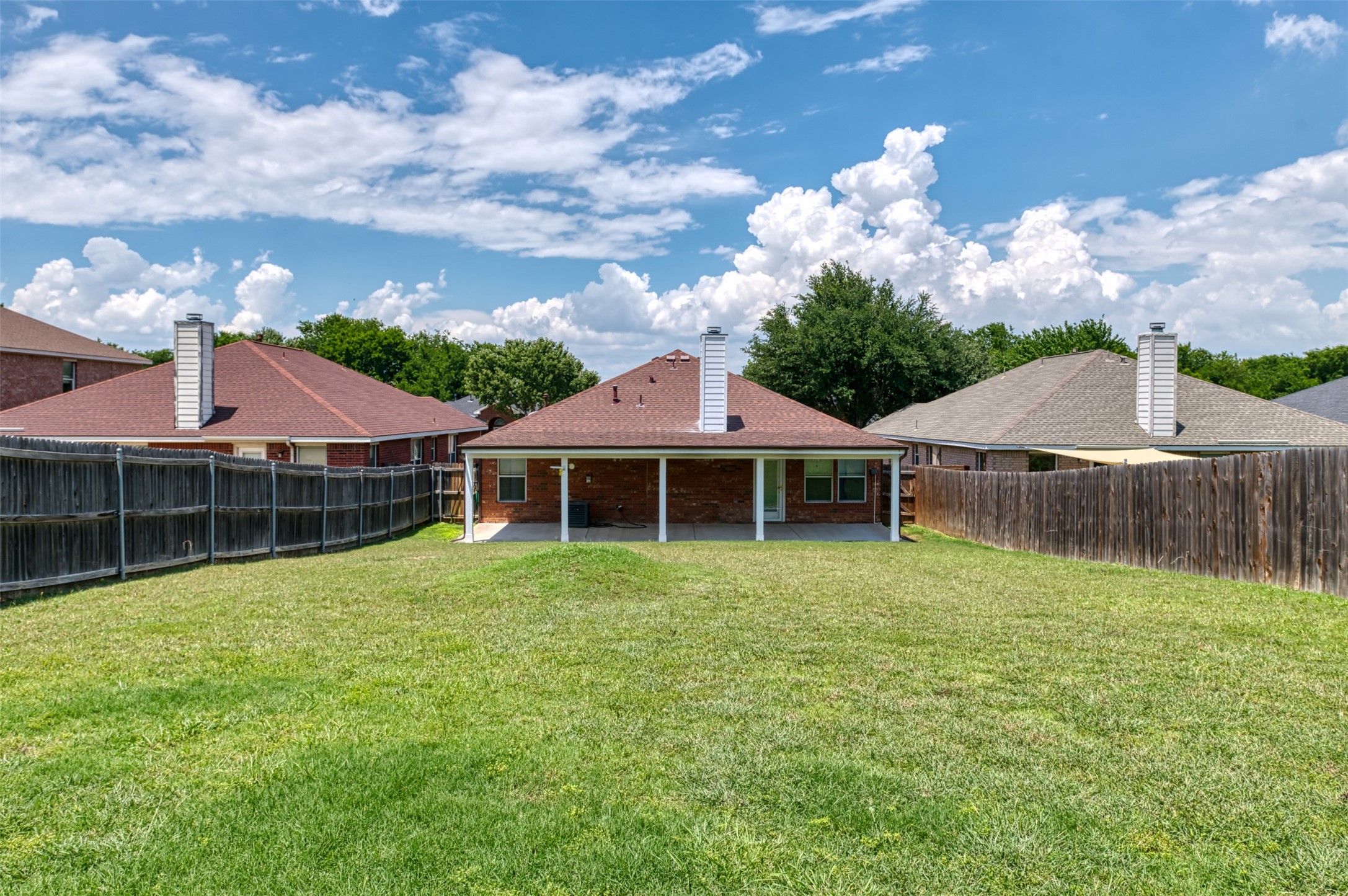 934 Plumeria Drive Arlington TX 76002