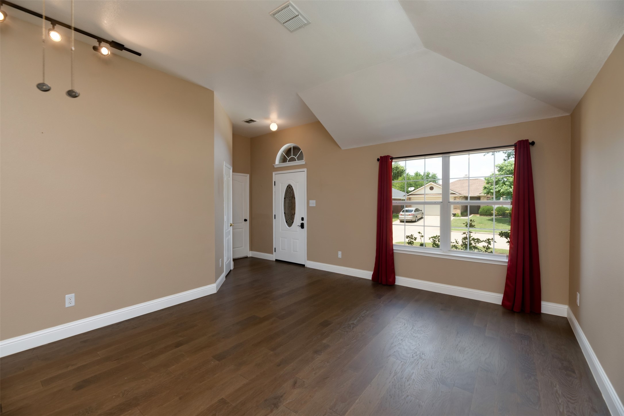 934 Plumeria Drive Arlington TX 76002