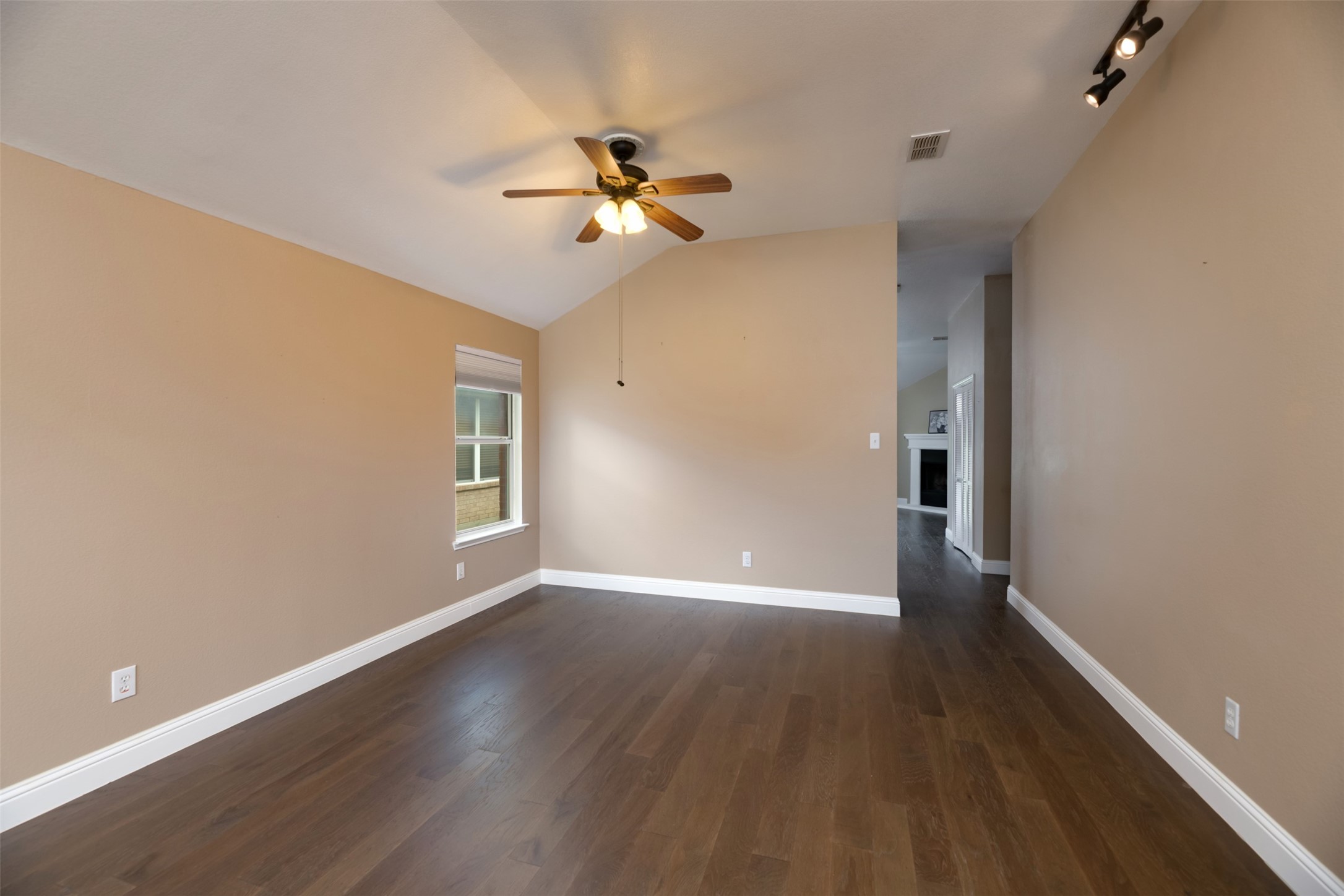 934 Plumeria Drive Arlington TX 76002