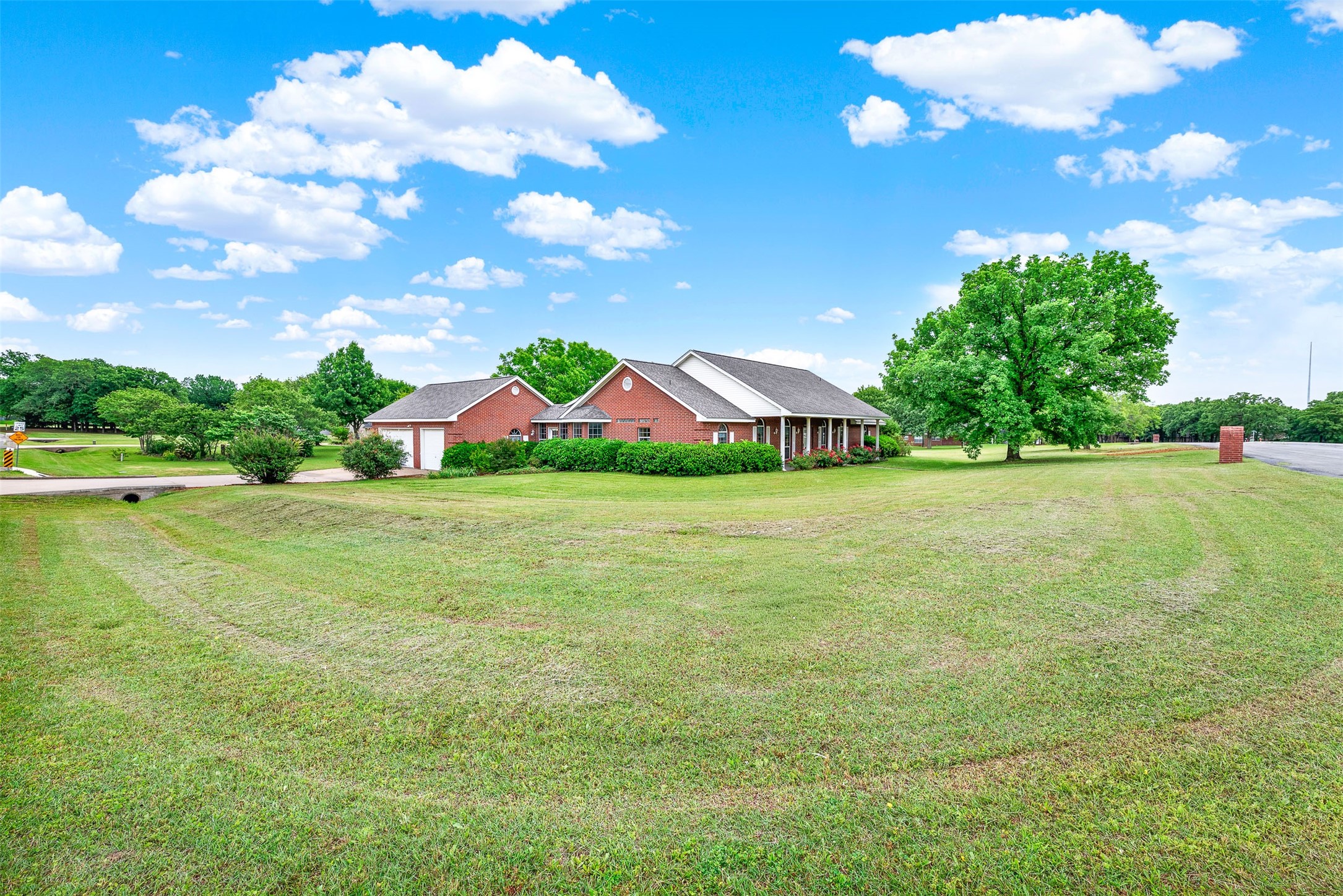 2735 Bent Oaks Drive Burleson TX 76028