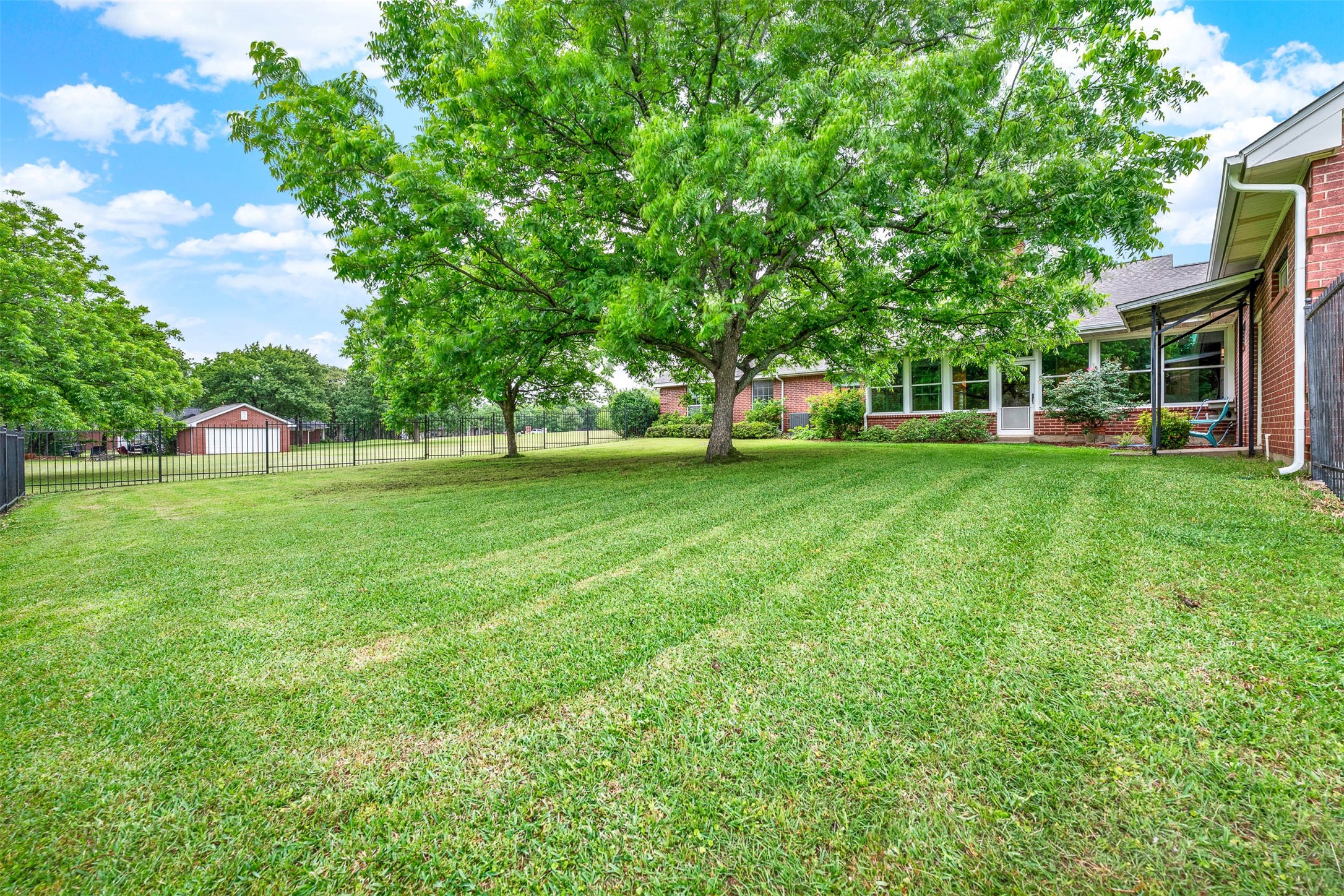 2735 Bent Oaks Drive Burleson TX 76028