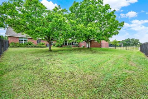2735 Bent Oaks Drive Burleson TX 76028