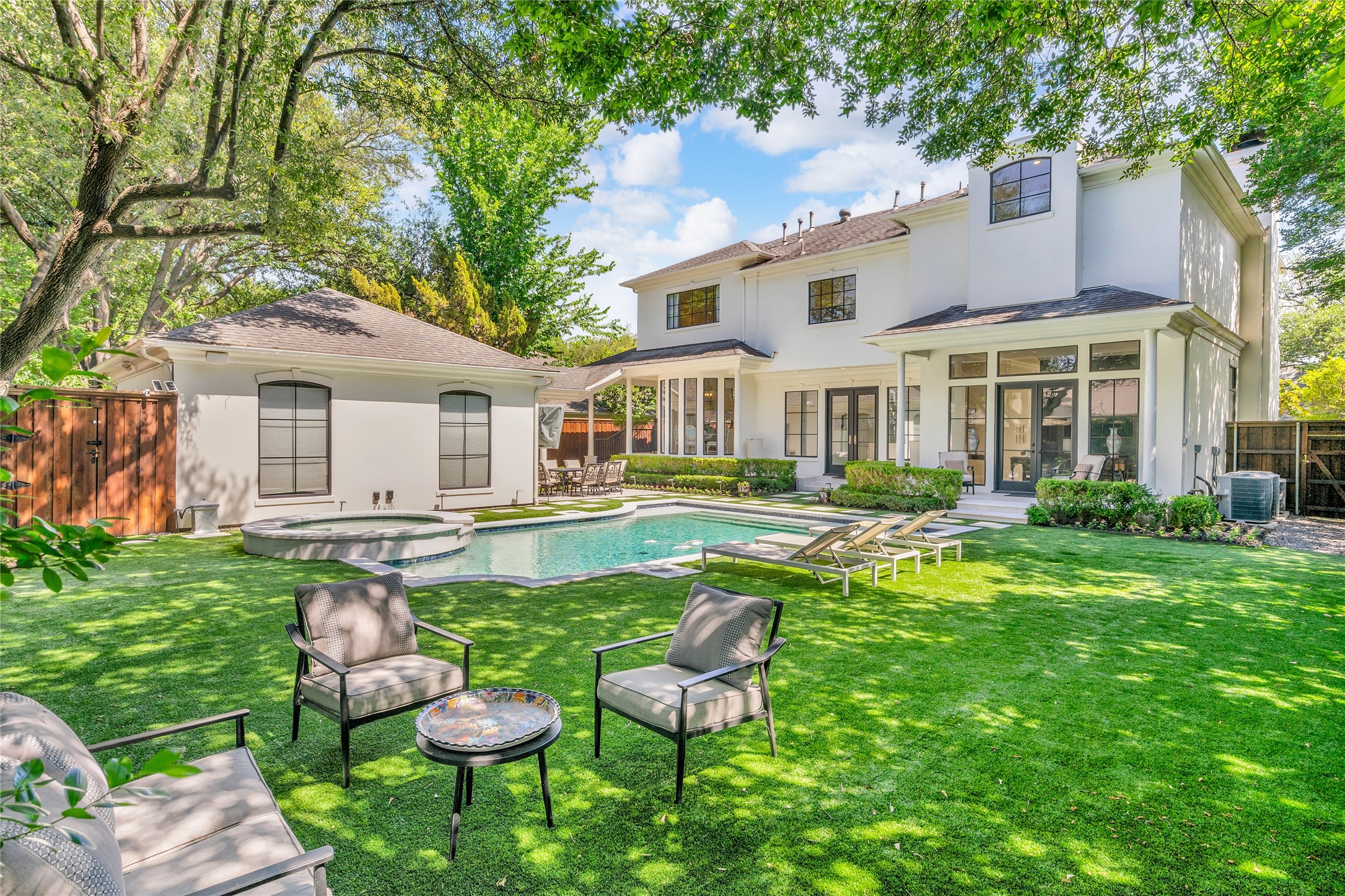 3845 N Versailles Avenue Dallas TX 75209