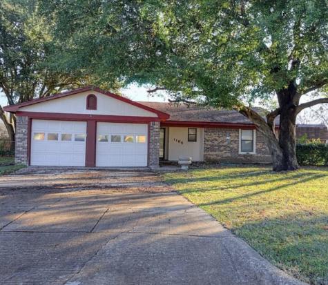 1105 Aspen Court Benbrook TX 76126