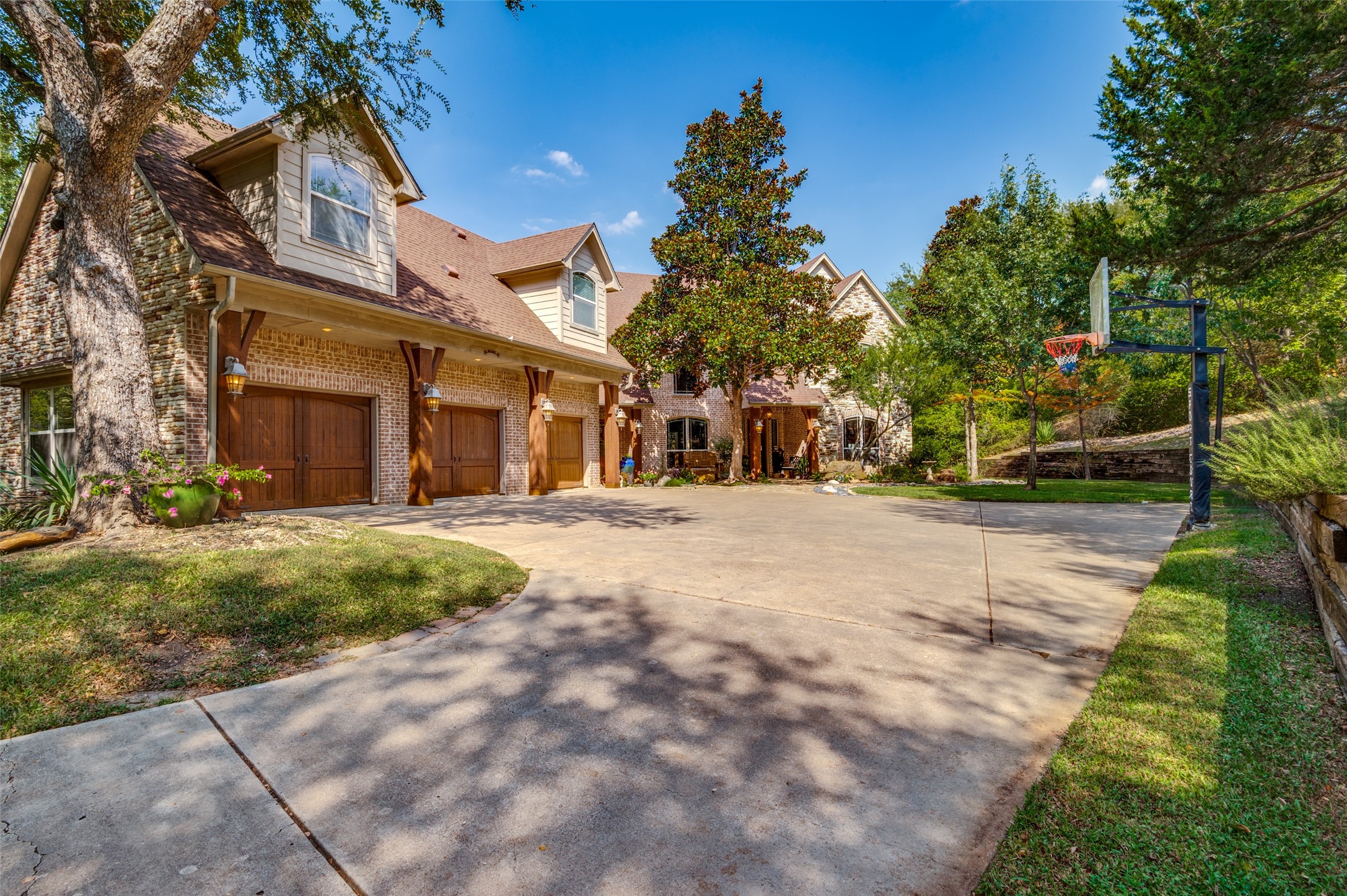2403 Amberleaf Court Cedar Hill TX 75104