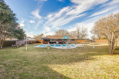906 Cypress Court Arlington TX 76014