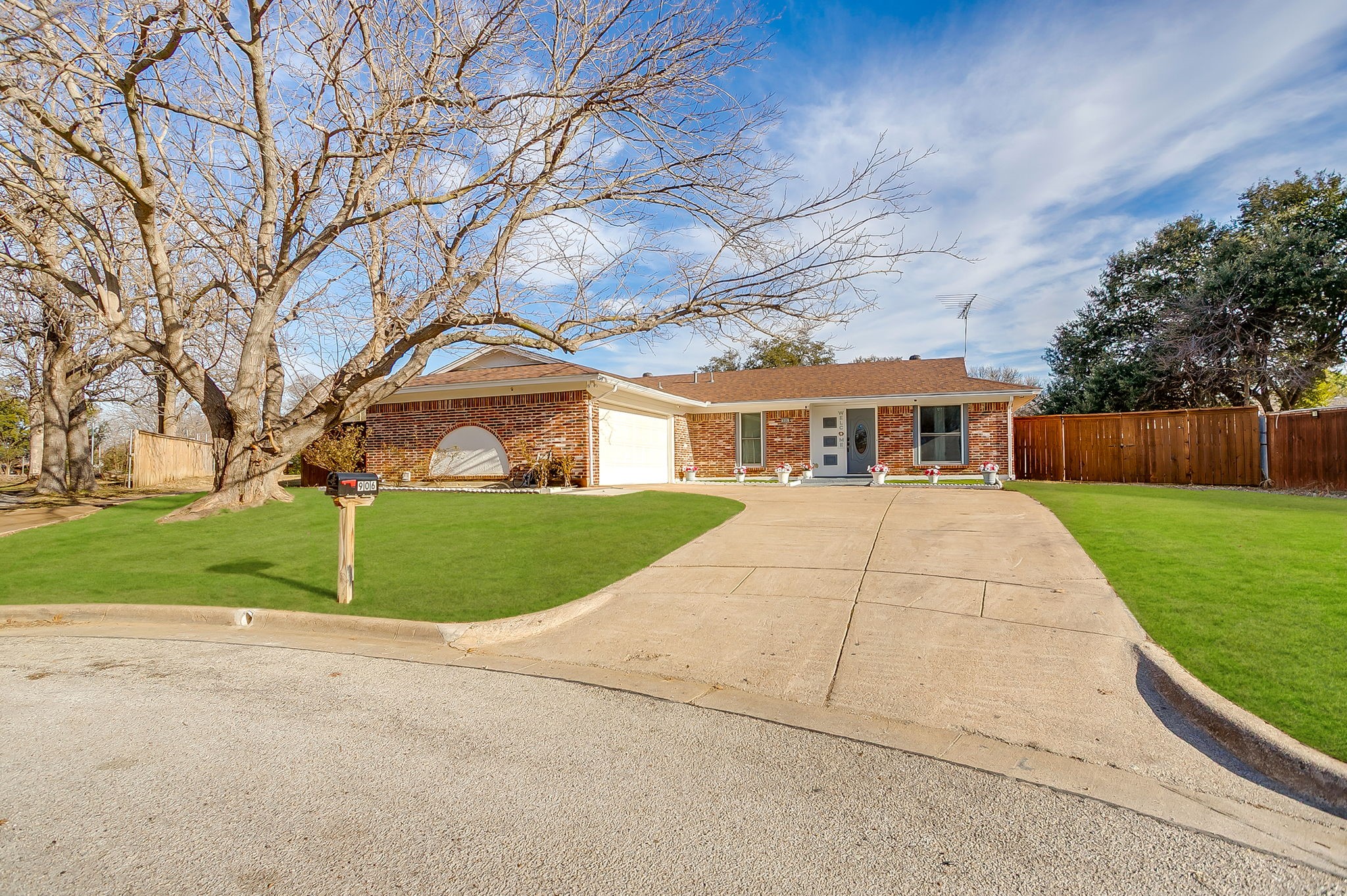 906 Cypress Court Arlington TX 76014