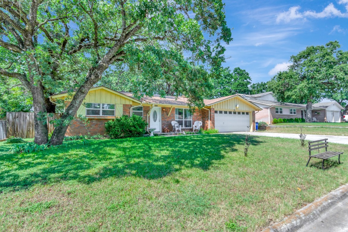 1032 Idlewood Avenue Azle TX 76020