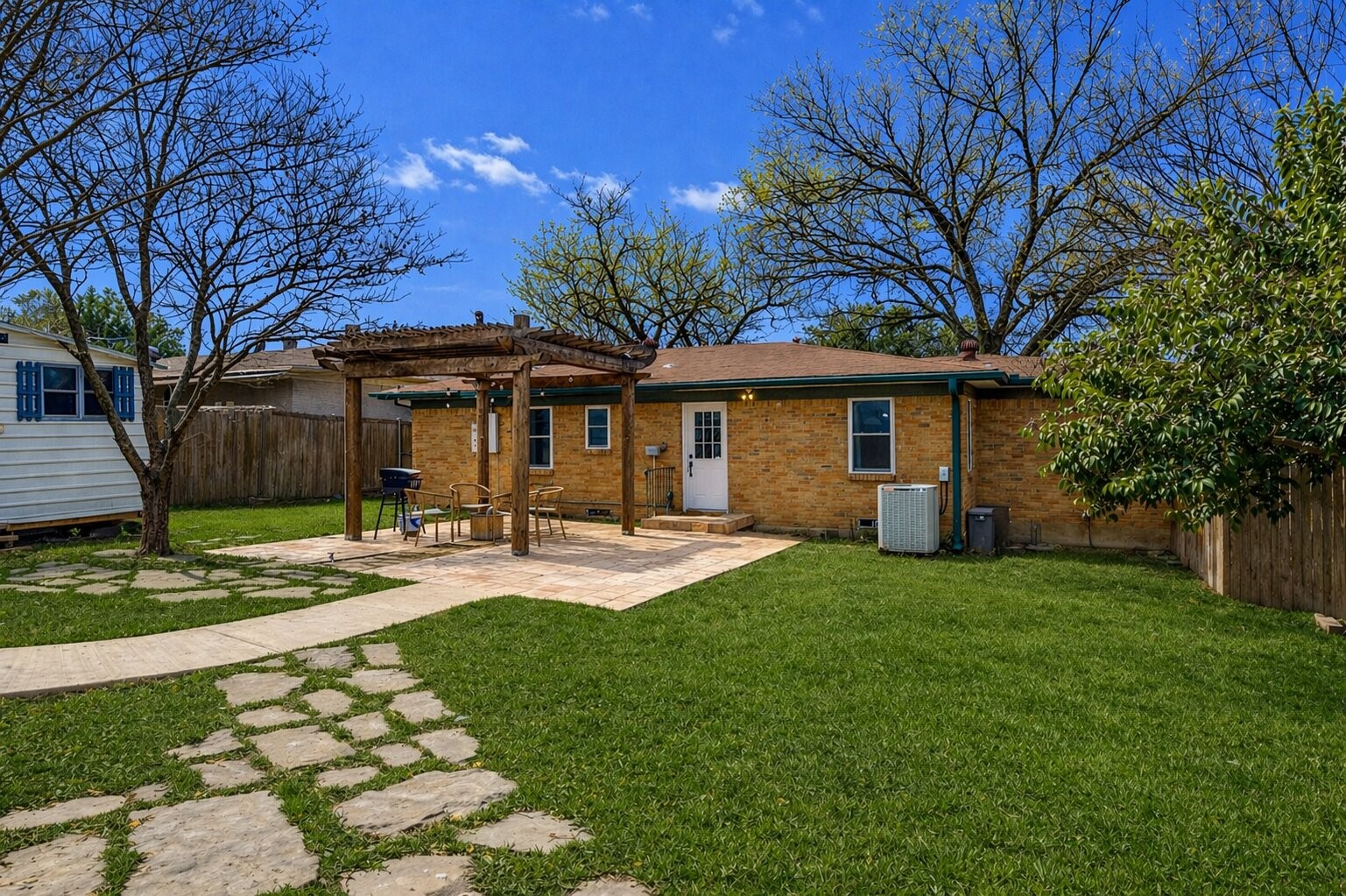 2217 Longwood Lane Dallas TX 75228