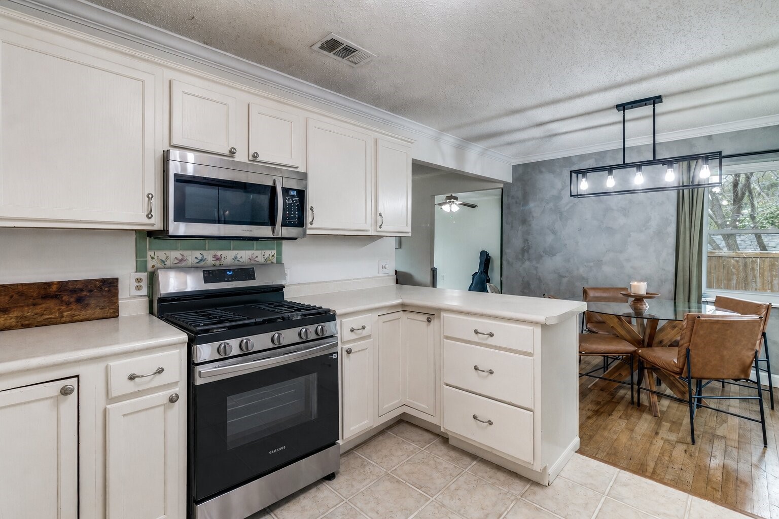 2217 Longwood Lane Dallas TX 75228