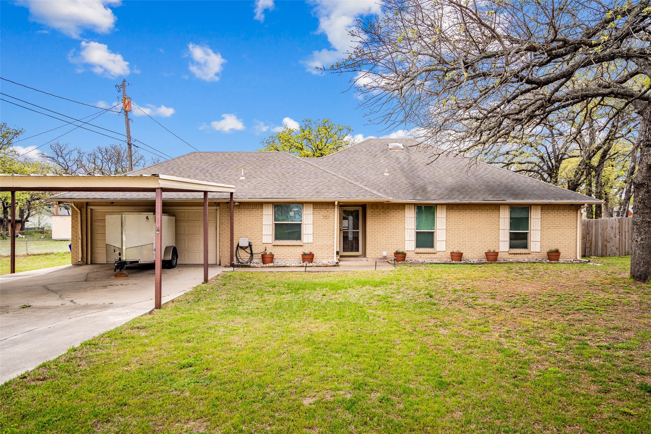 701 Wood Lane Azle TX 76020