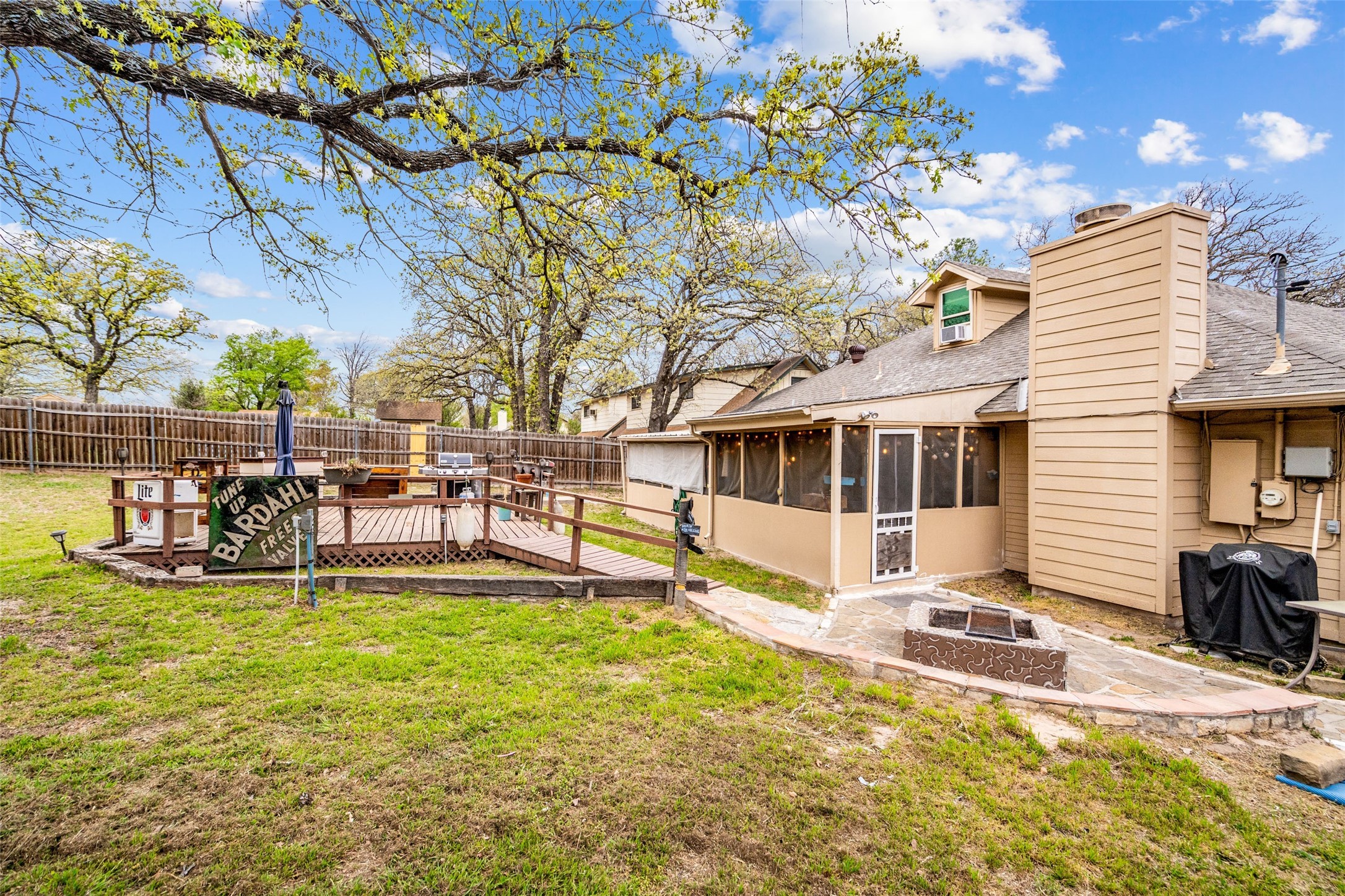 701 Wood Lane Azle TX 76020