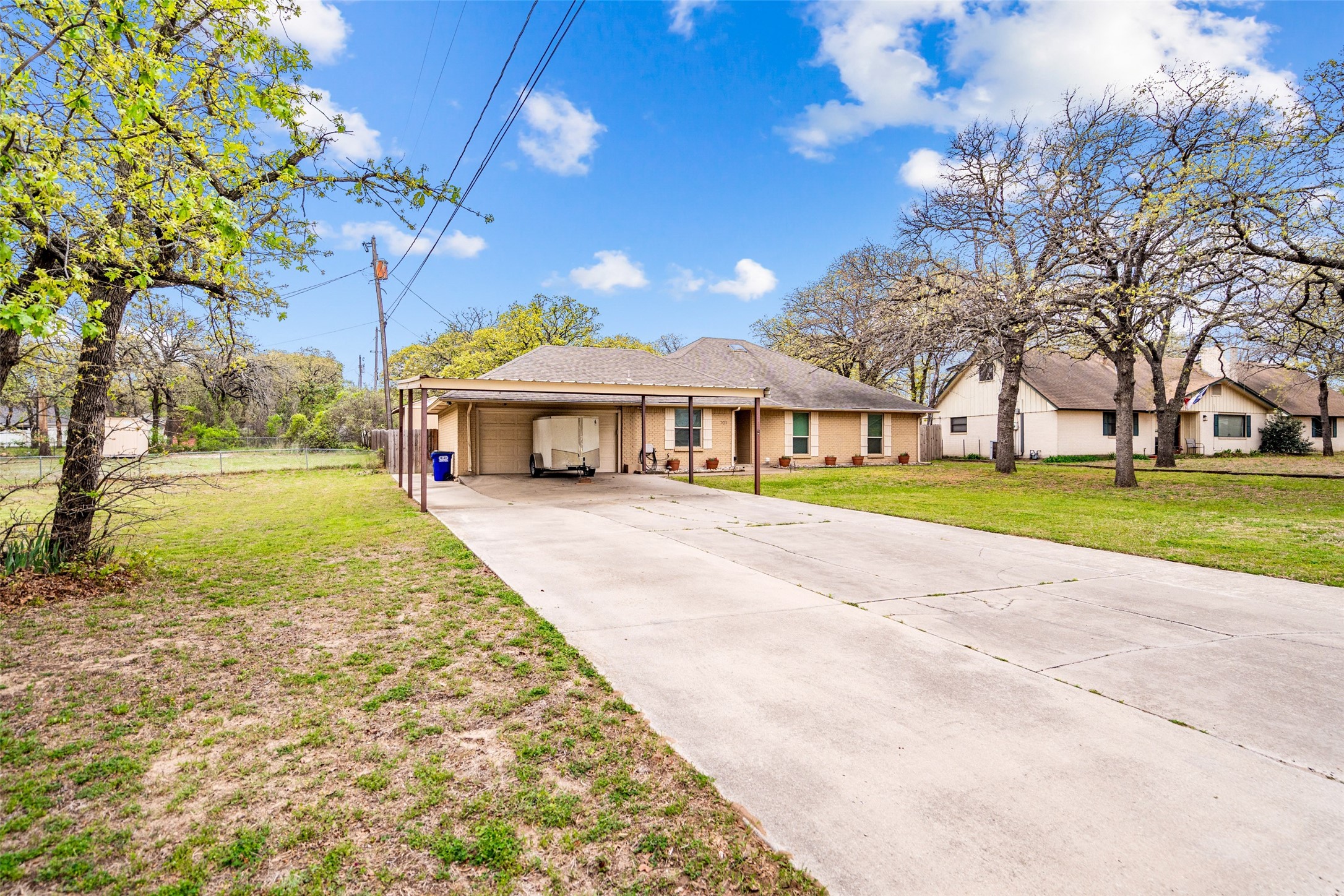 701 Wood Lane Azle TX 76020