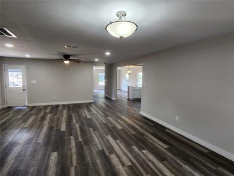 810 N Jester Avenue Dallas TX 75211