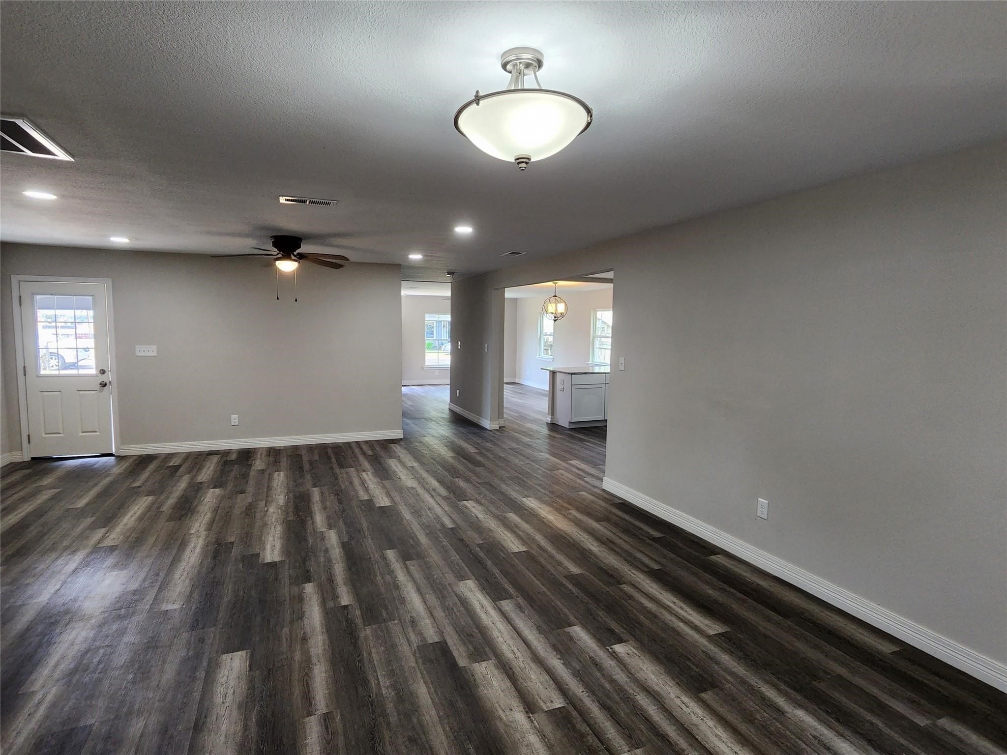 810 N Jester Avenue Dallas TX 75211