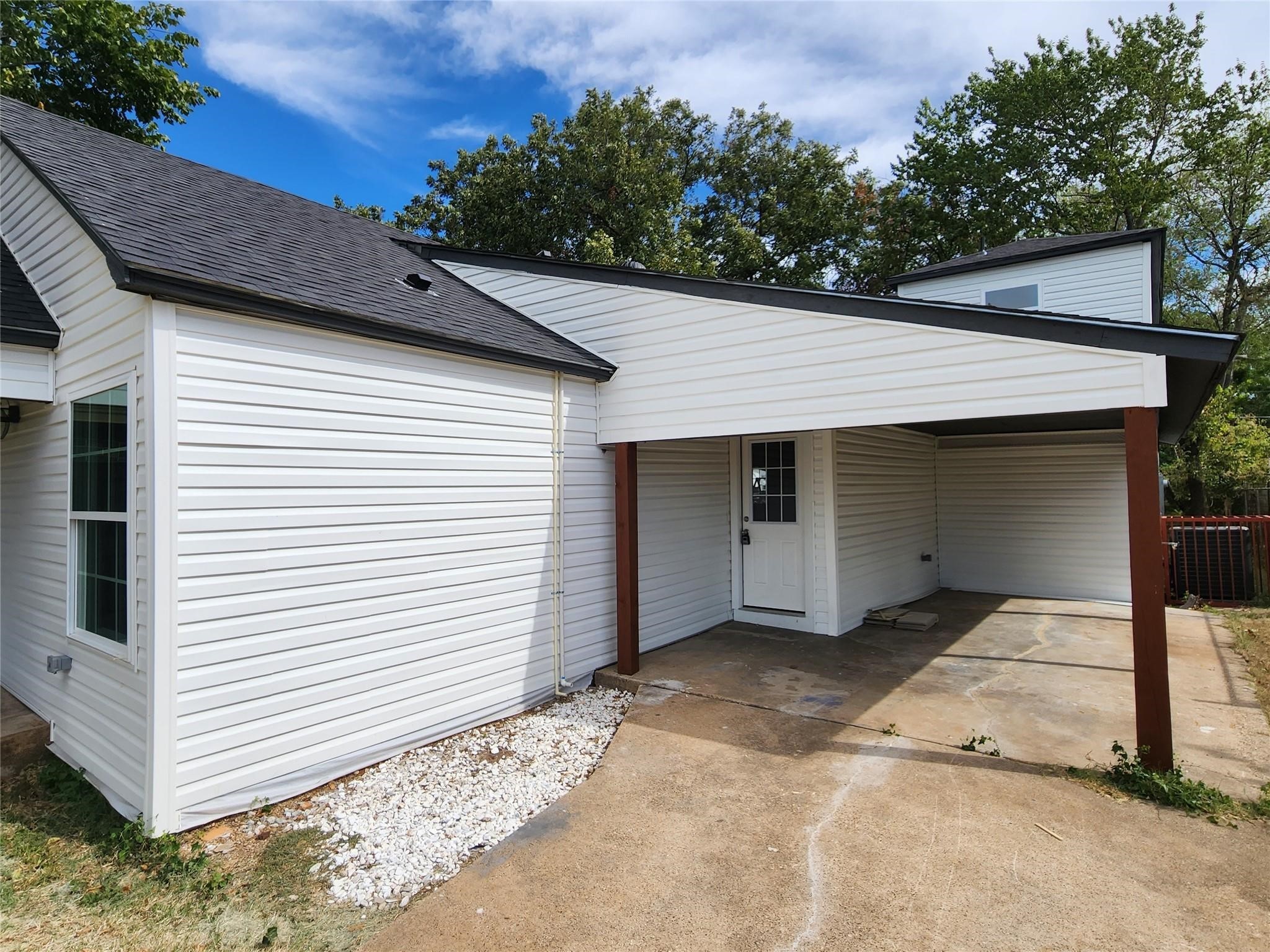 810 N Jester Avenue Dallas TX 75211