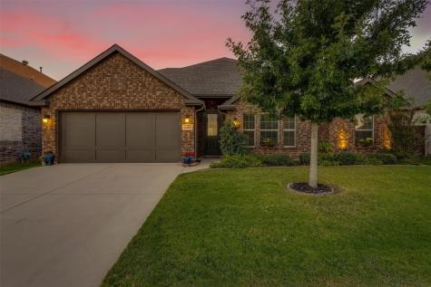 6213 Livestock Lane Fort Worth TX 76123