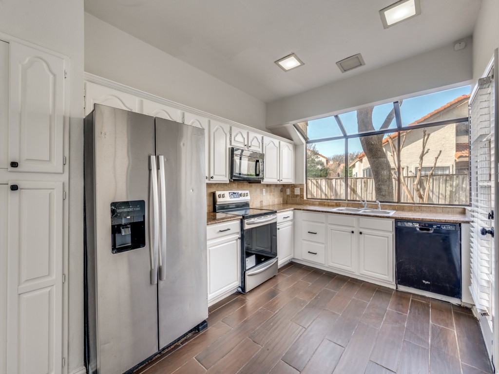 8901 Casa Drive Irving TX 75063