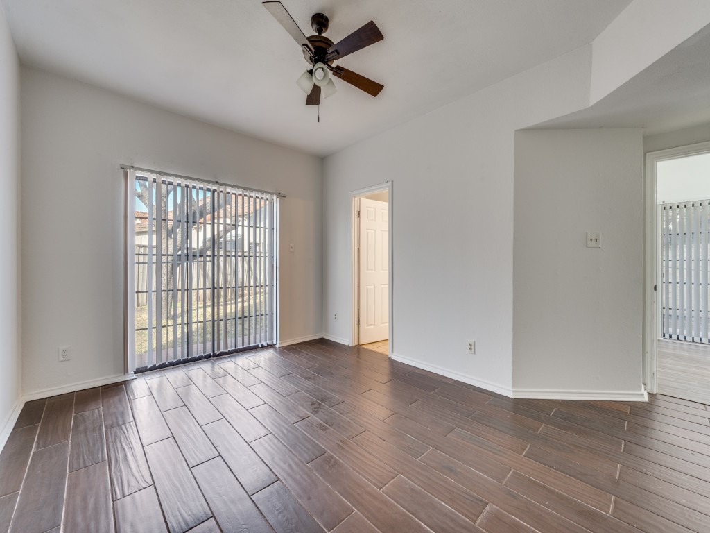 8901 Casa Drive Irving TX 75063