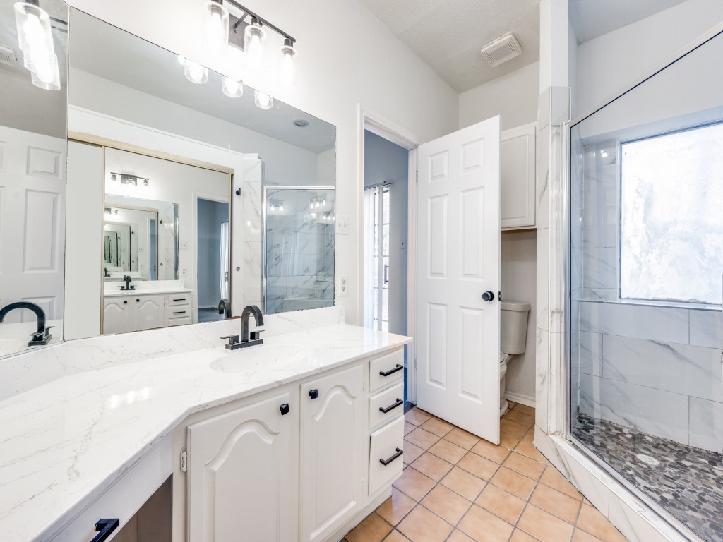 8901 Casa Drive Irving TX 75063