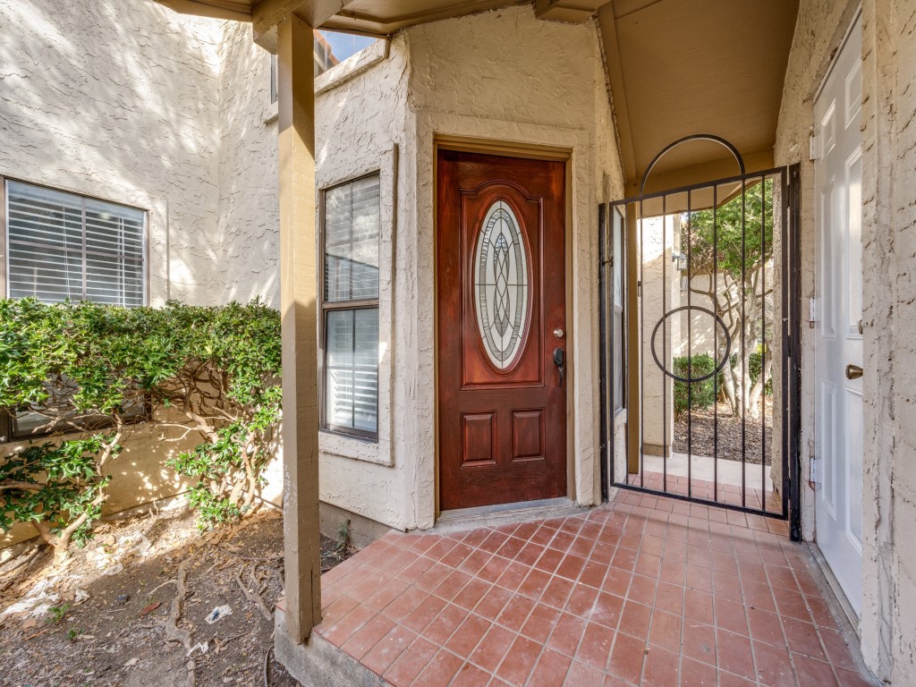 8901 Casa Drive Irving TX 75063