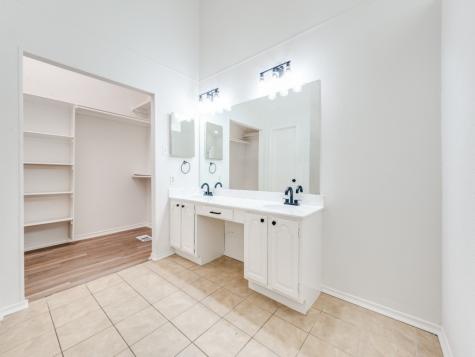 8901 Casa Drive Irving TX 75063