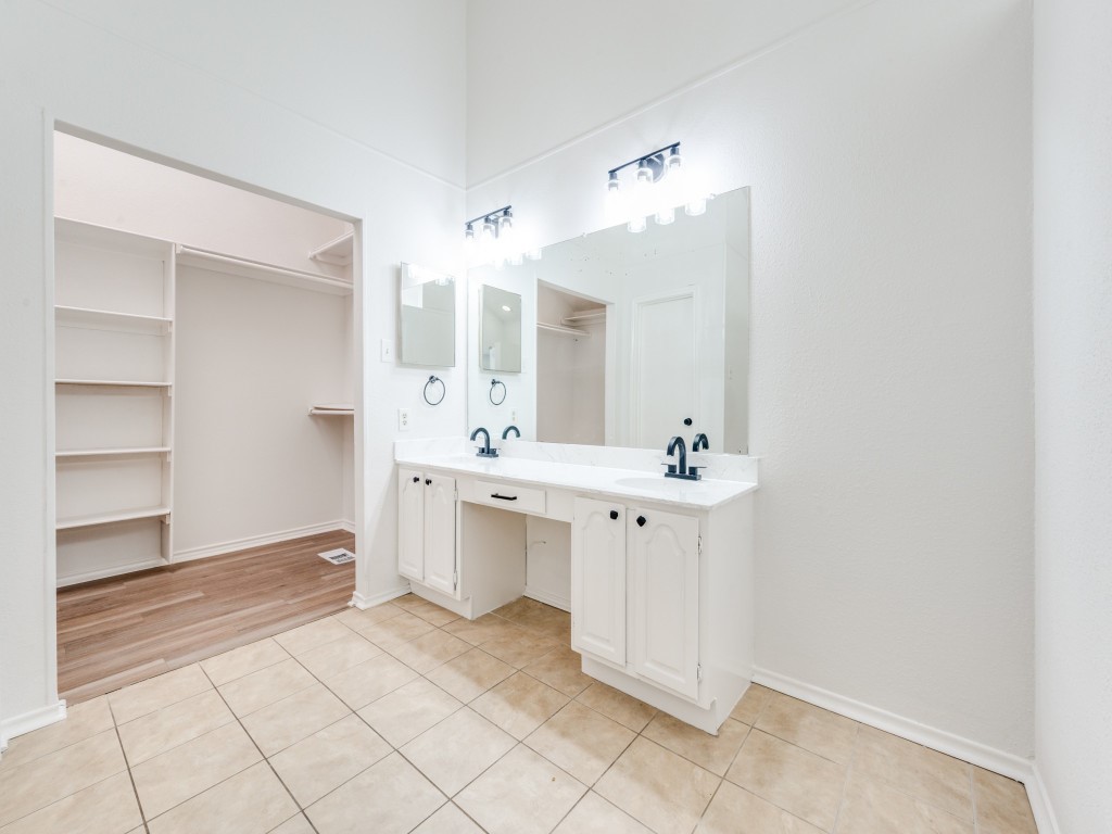 8901 Casa Drive Irving TX 75063