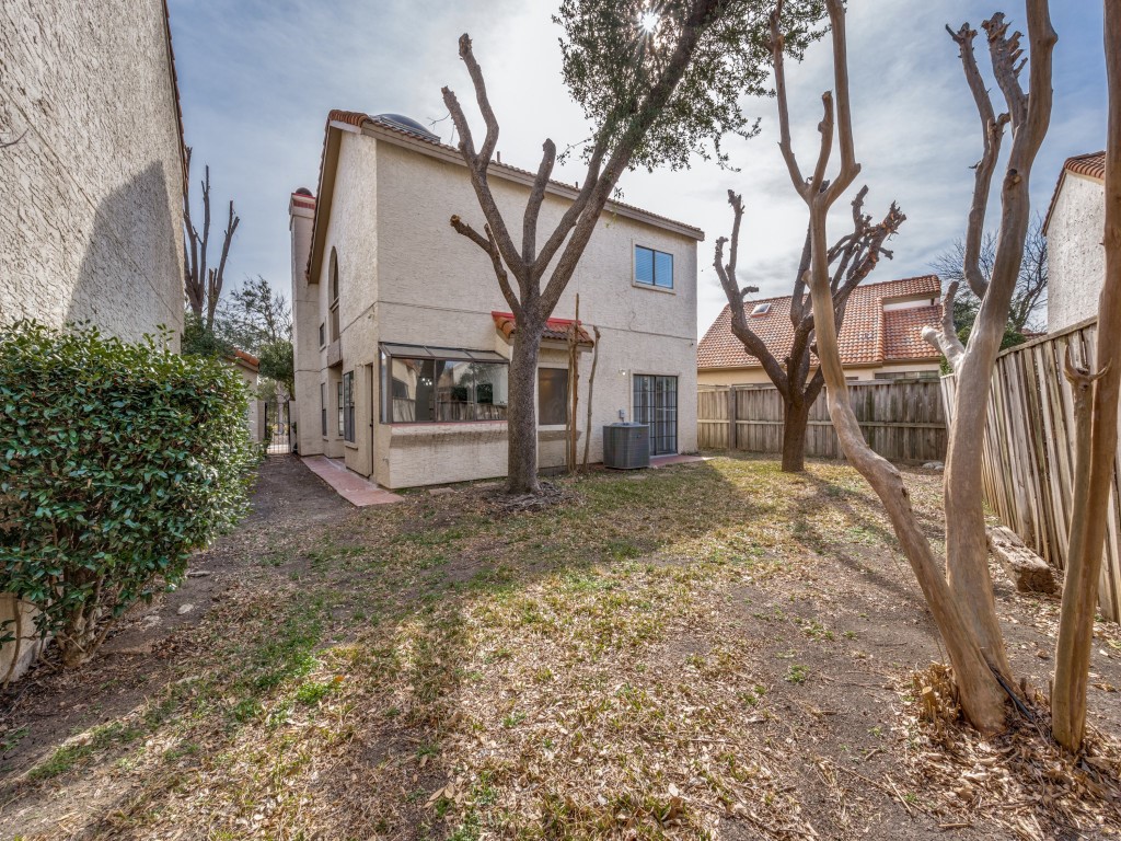 8901 Casa Drive Irving TX 75063