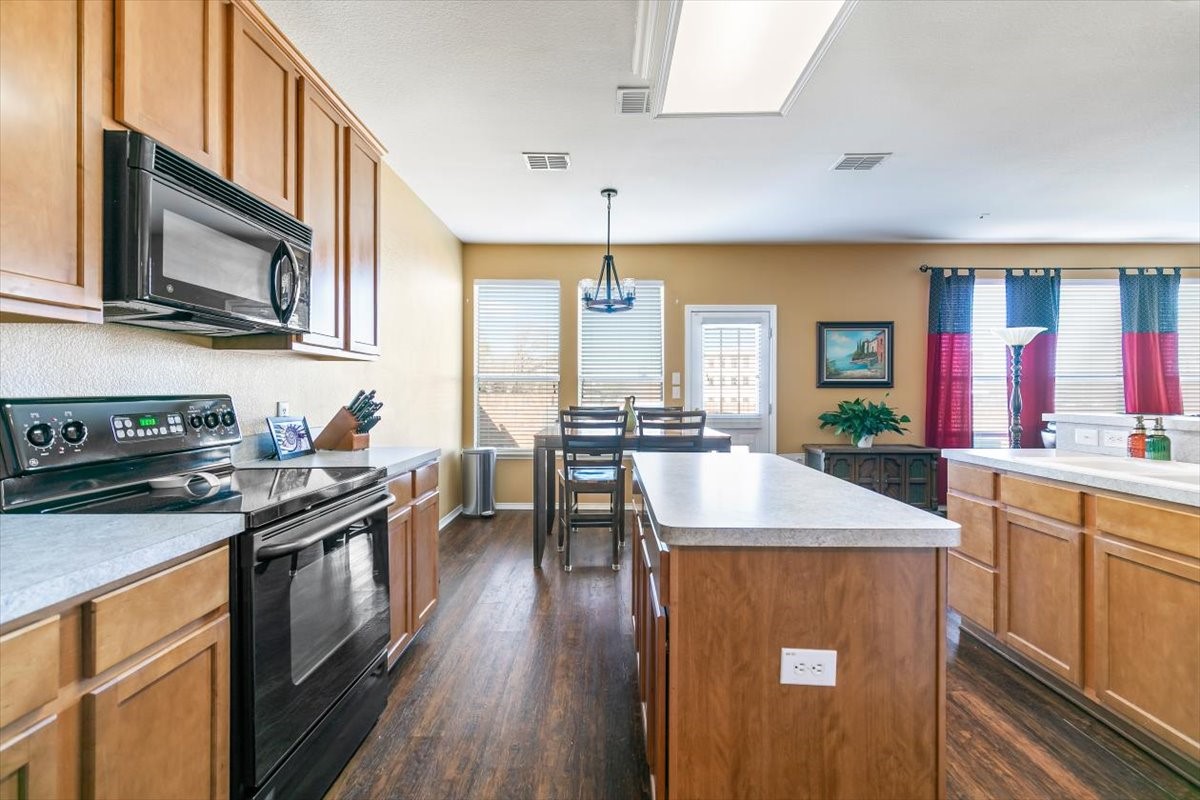 306 Salsbury Drive Euless TX 76040