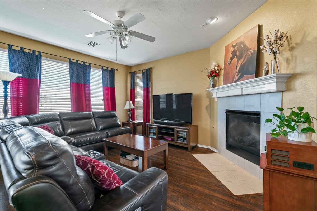 306 Salsbury Drive Euless TX 76040