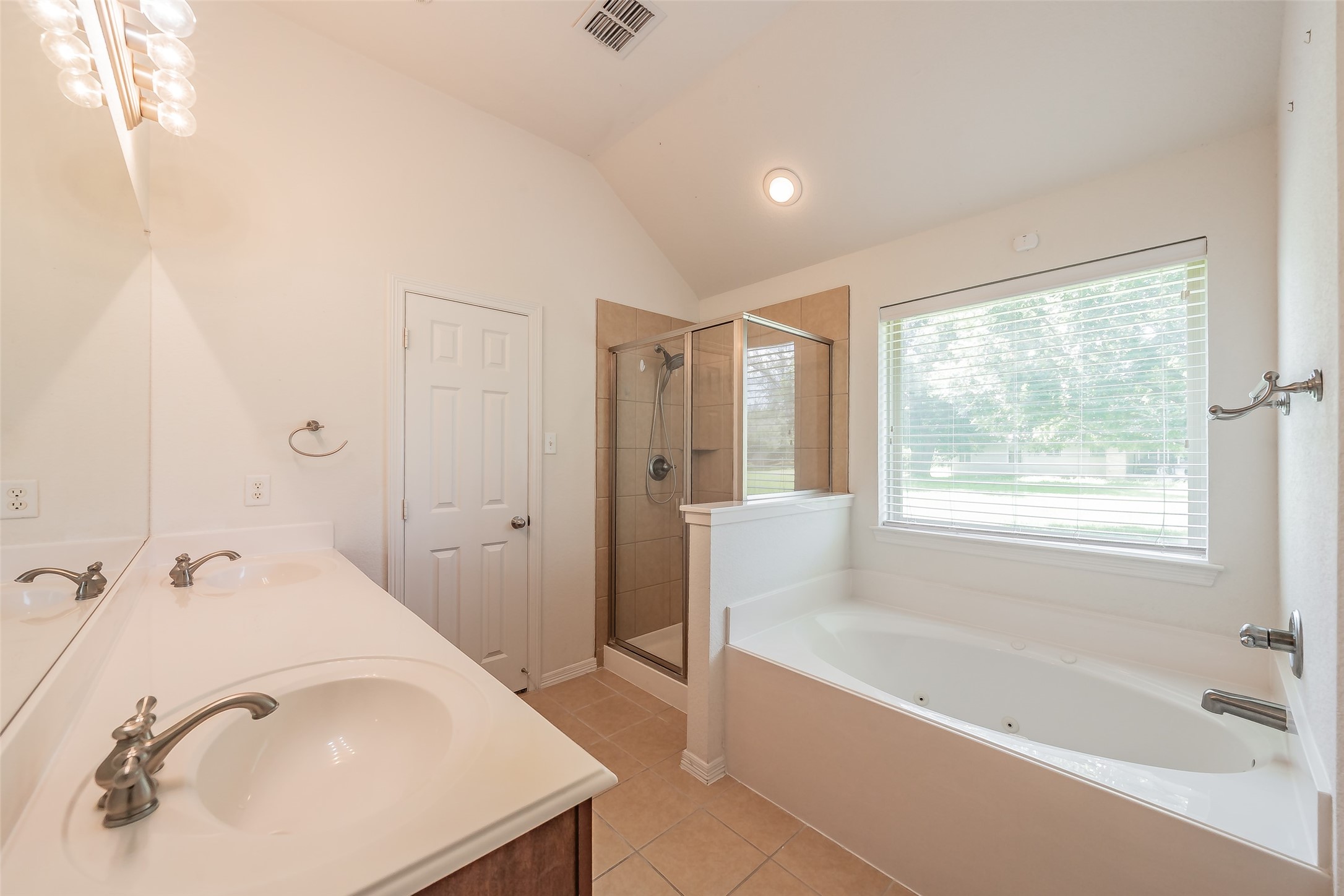 4035 Palomino Drive Benbrook TX 76116