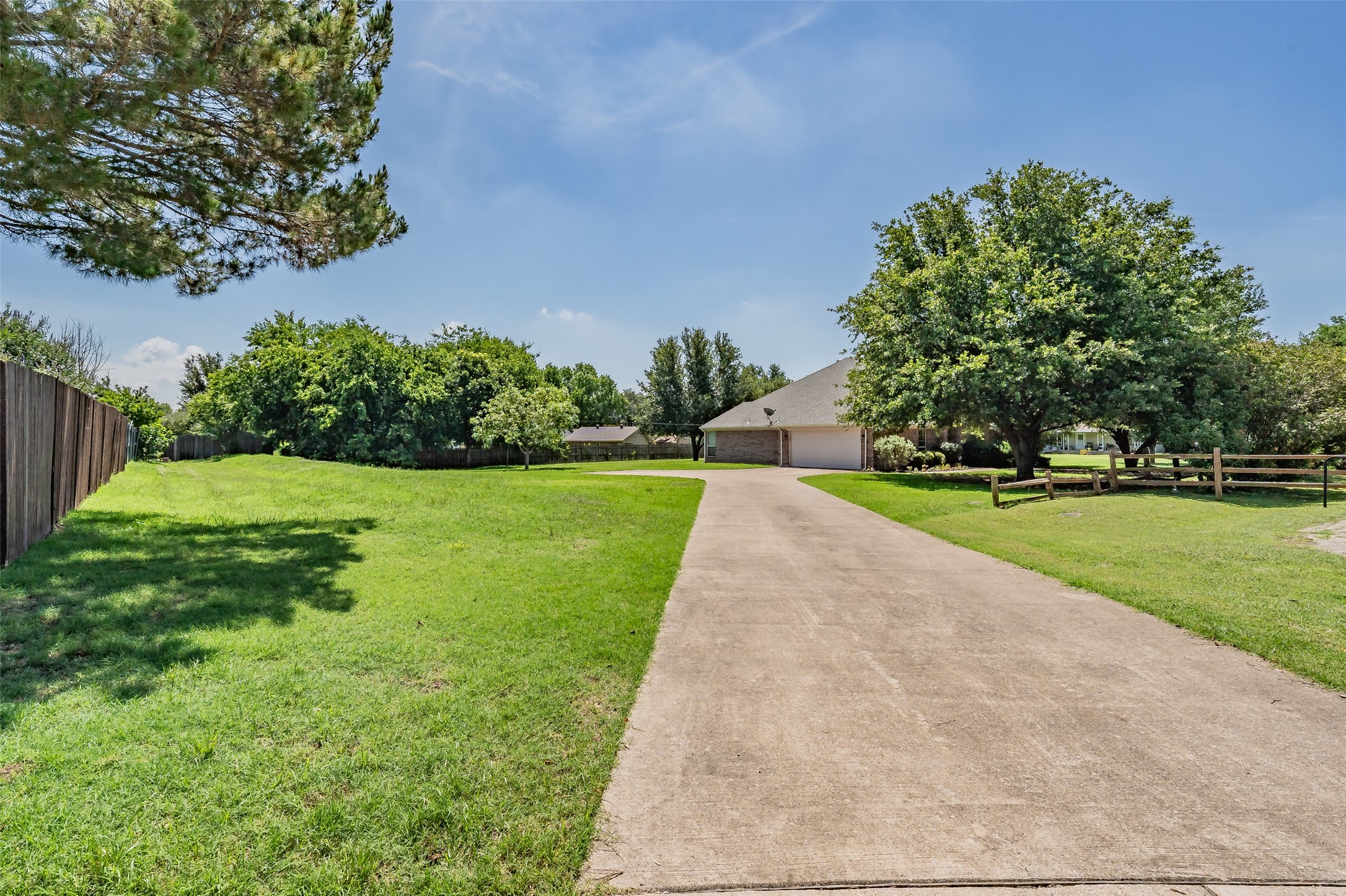 4035 Palomino Drive Benbrook TX 76116