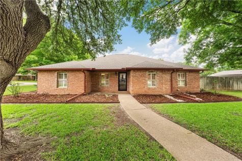 1004 Walden Street Hewitt TX 76643