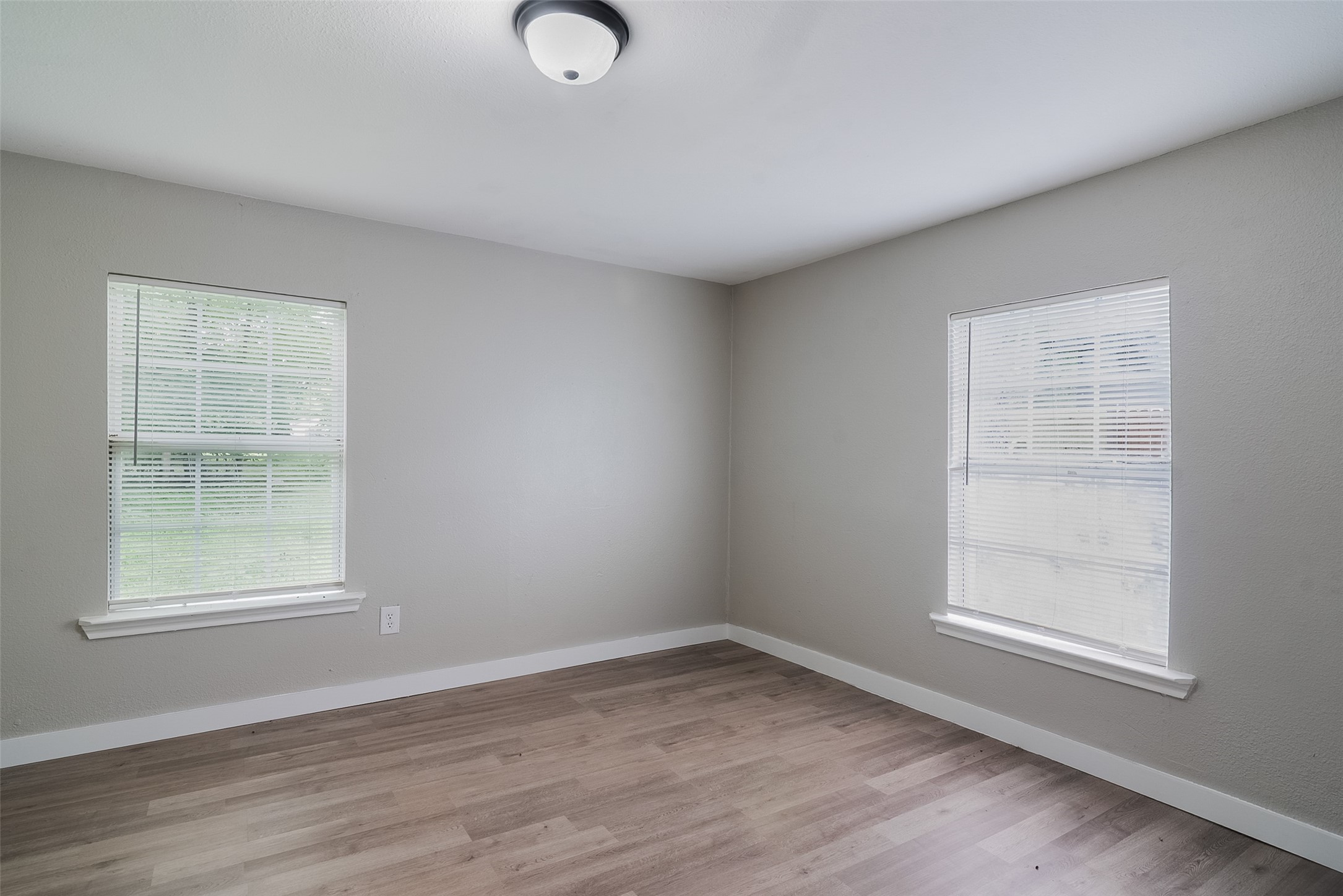 627 E Pacific Street Sherman TX 75090
