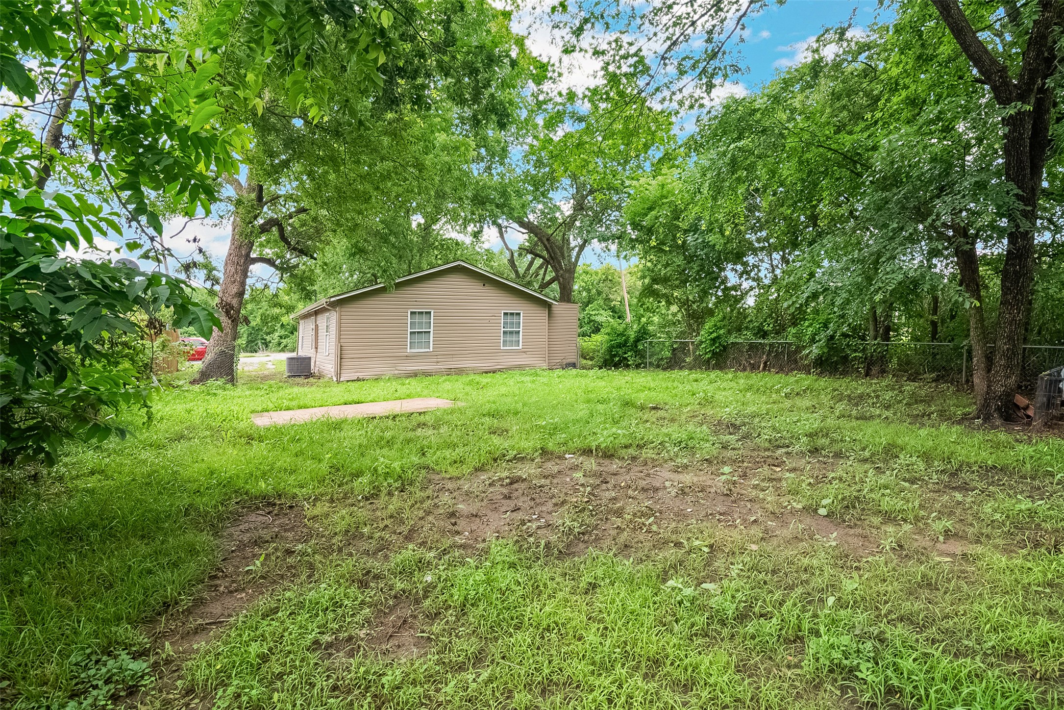 627 E Pacific Street Sherman TX 75090