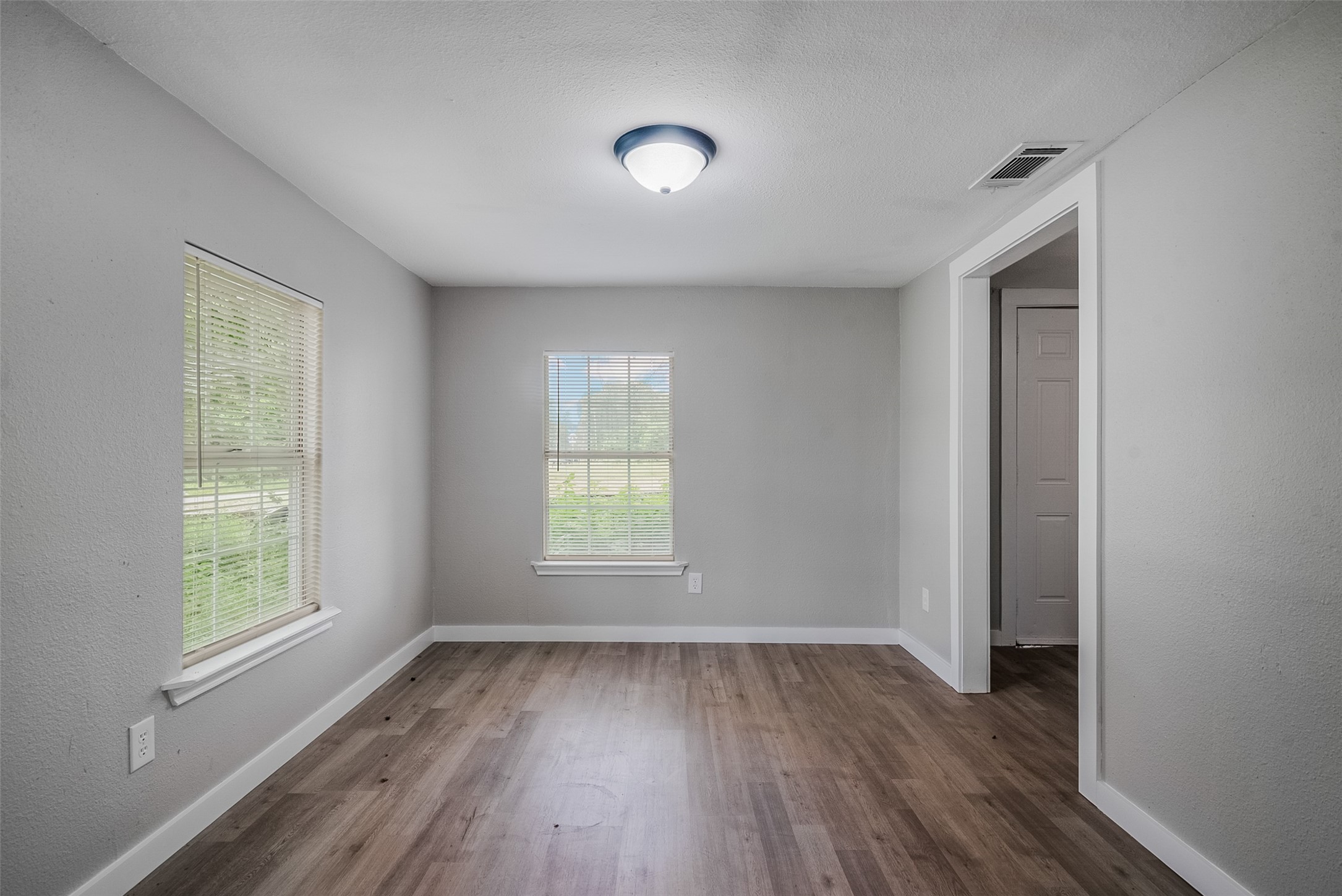 627 E Pacific Street Sherman TX 75090