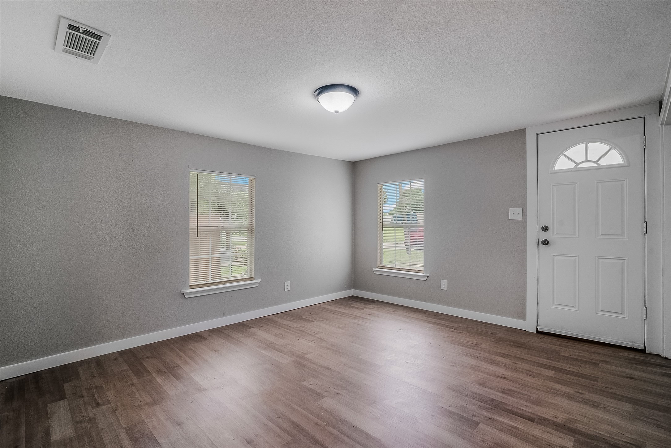 627 E Pacific Street Sherman TX 75090