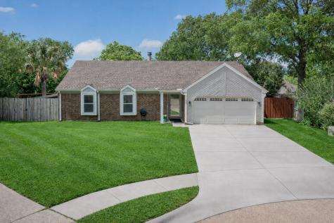 417 Creekmeadow Lane Lewisville TX 75067