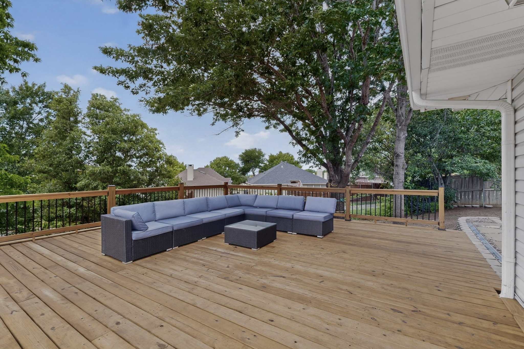 417 Creekmeadow Lane Lewisville TX 75067
