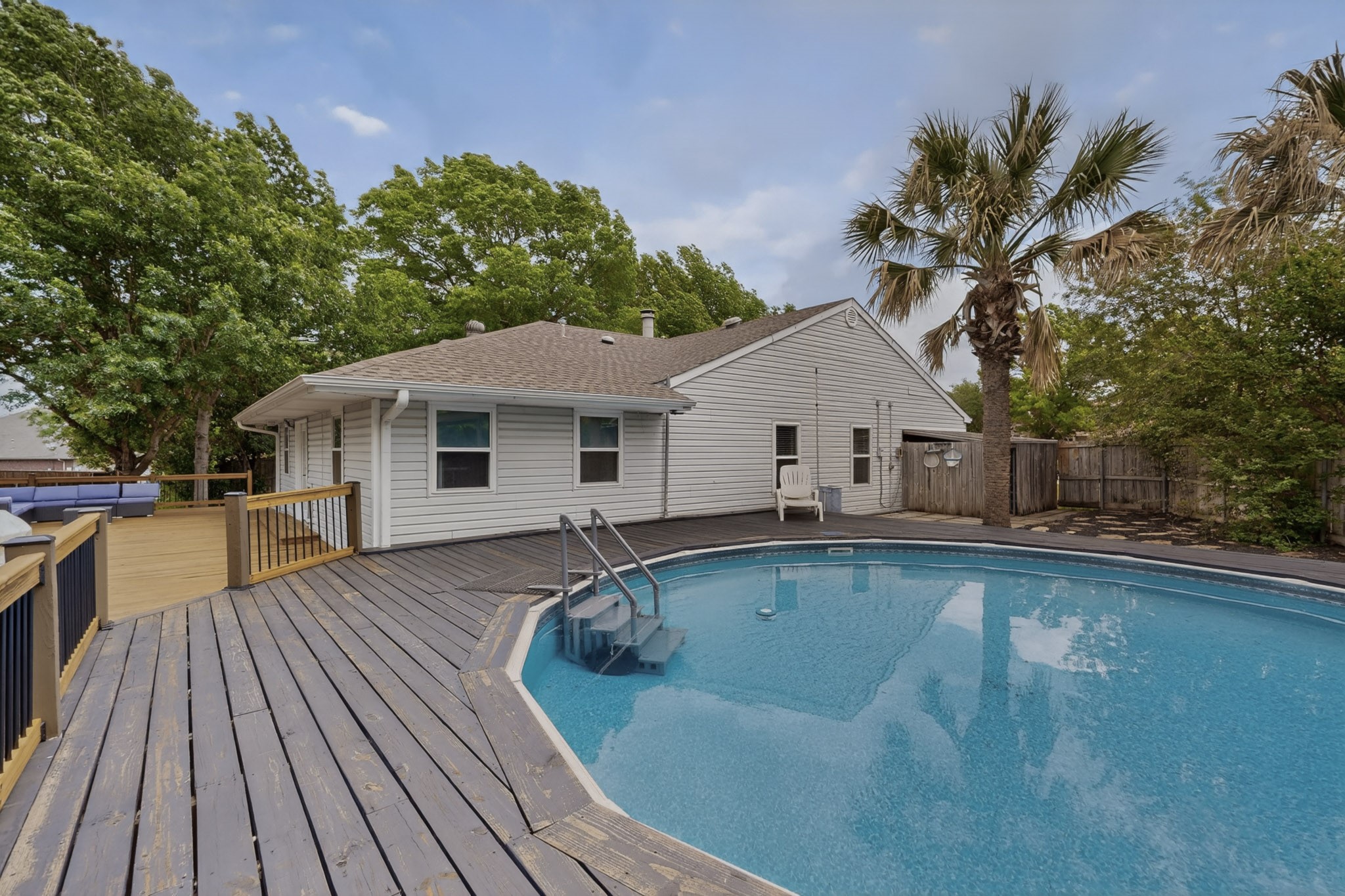 417 Creekmeadow Lane Lewisville TX 75067