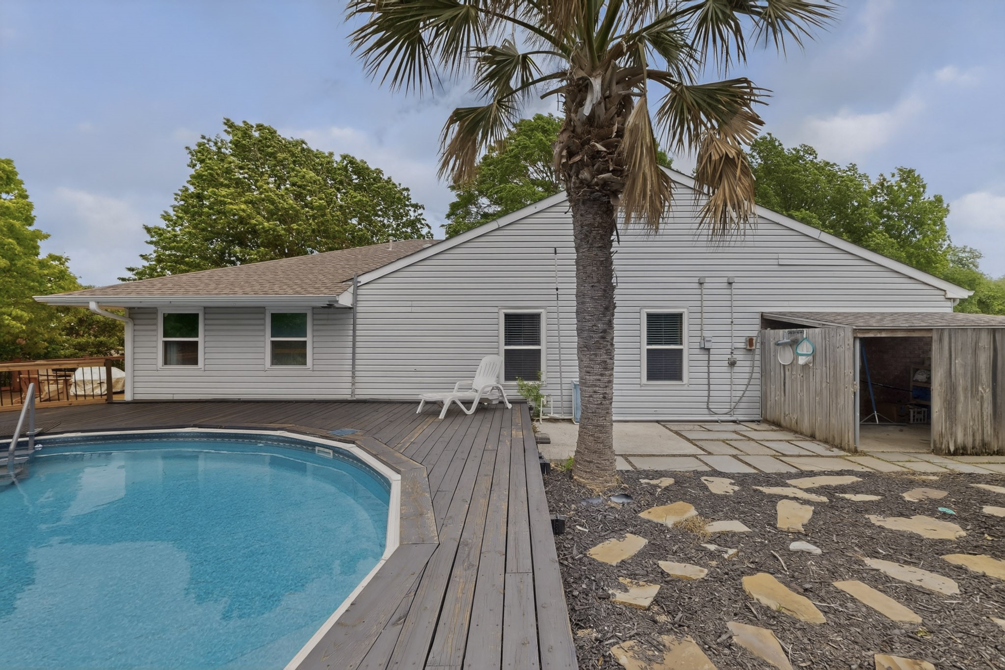 417 Creekmeadow Lane Lewisville TX 75067