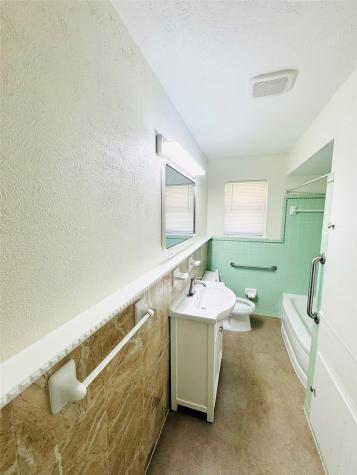 2803 Lockhart Avenue Dallas TX 75228