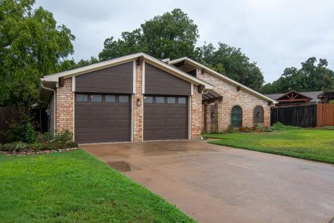 831 Ridge Drive Bedford TX 76021