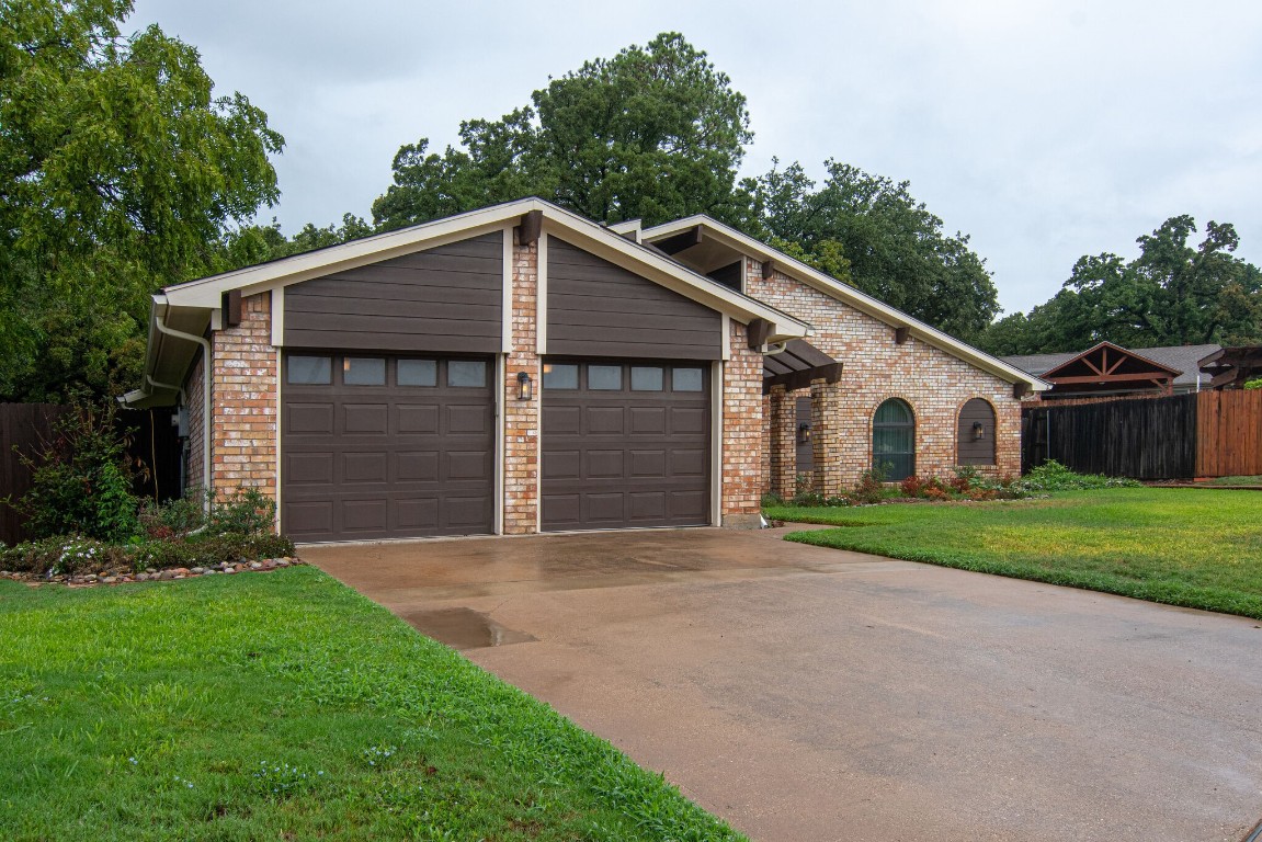 831 Ridge Drive Bedford TX 76021