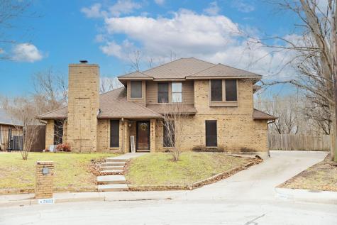 2802 N Creekwood Drive Grapevine TX 76051